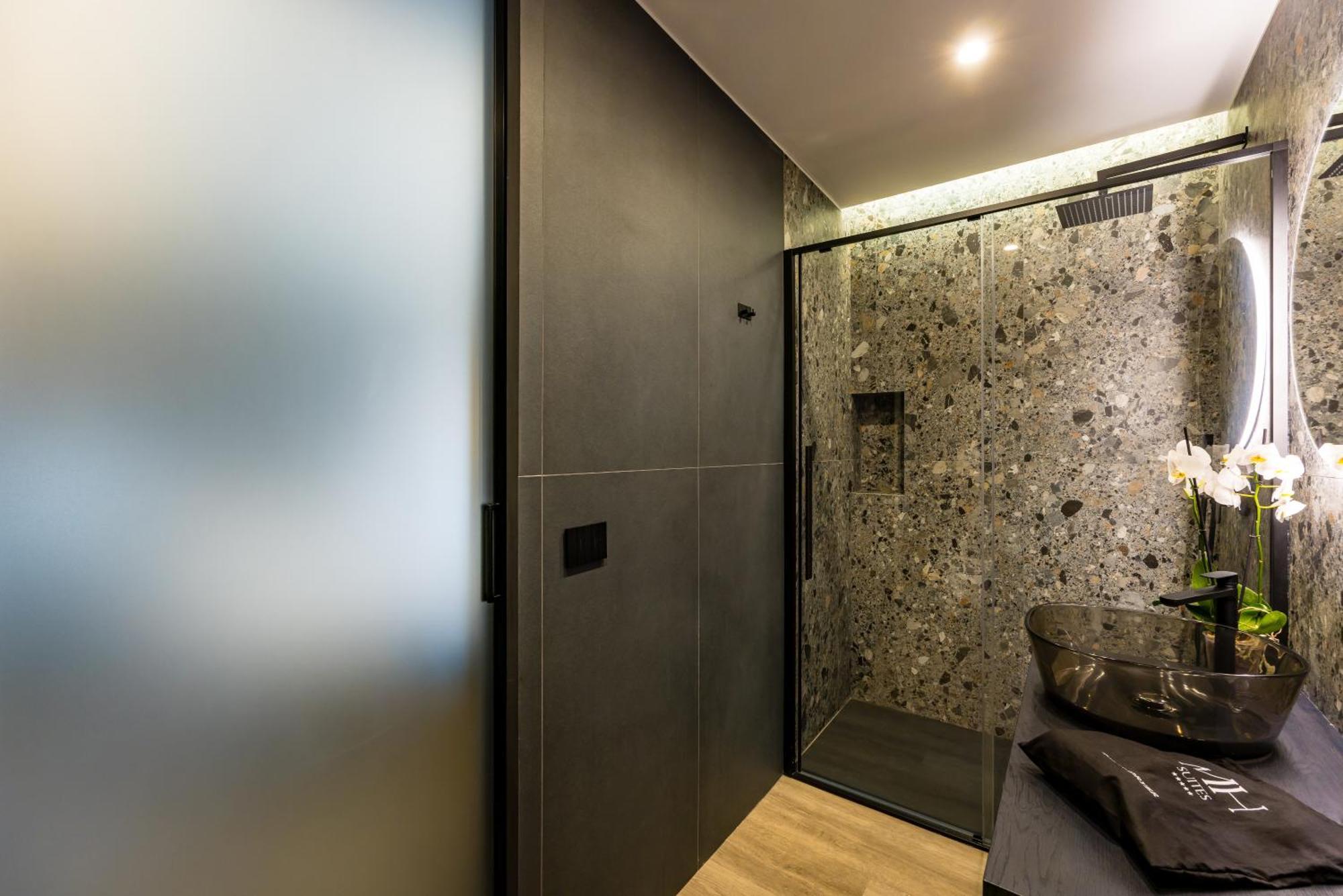 Mh Suites Plebiscito Naples Exterior photo