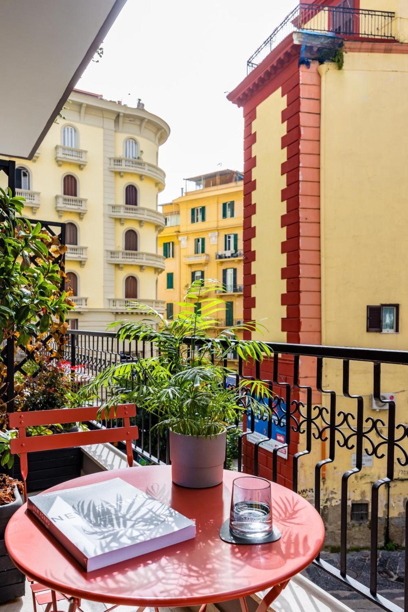 Mh Suites Plebiscito Naples Exterior photo